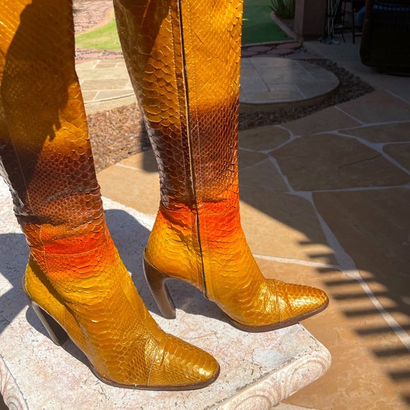 Fendi women’s Python boots - Picture 1 of 16